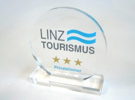 Прозрачные акриловые дисплеи