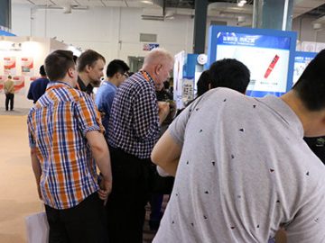 Волшебство 3D любопытных клиентов